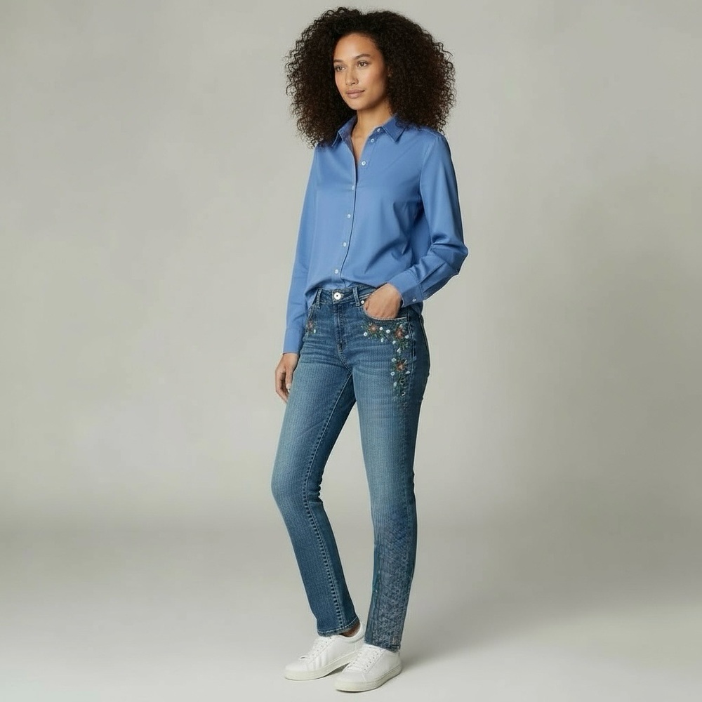 5 for $25!! Love Indigo Embroidered/Studs Jeans Size 6